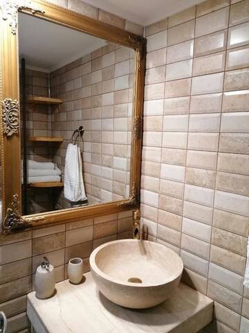 Фото номера Улучшенный двухместный номер с 1 кроватью Гостевой дом Casa Evelyn г. Оршова 5